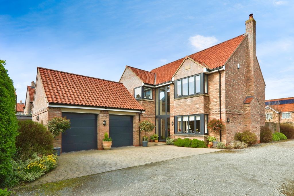 Property photo 1 of 21 3889751