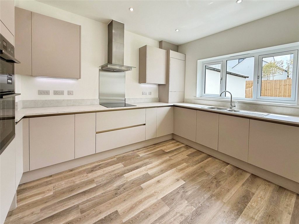 Property photo 3 of 15 Kitchen/Diner