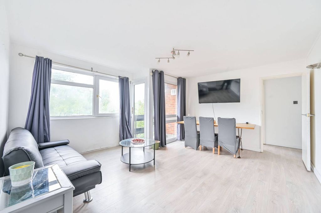 Property photo 1 of 12