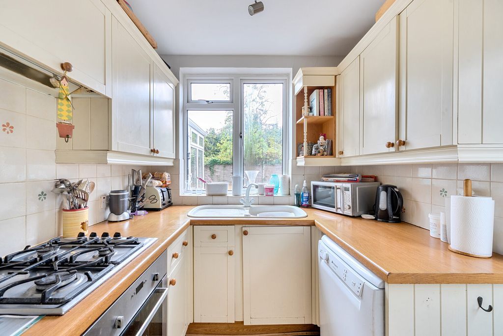 Property photo 2 of 16 6