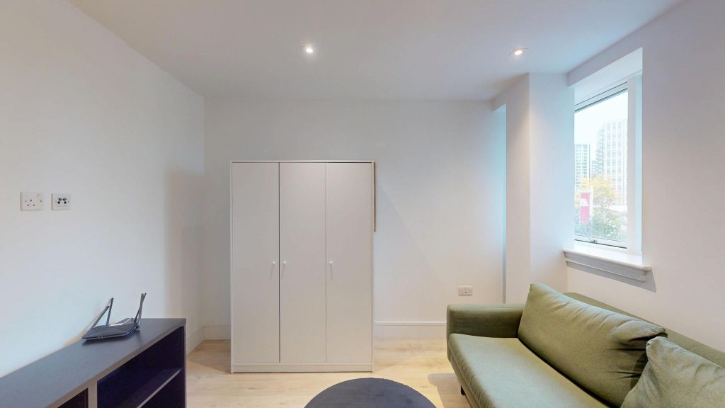 Property photo 2 of 25