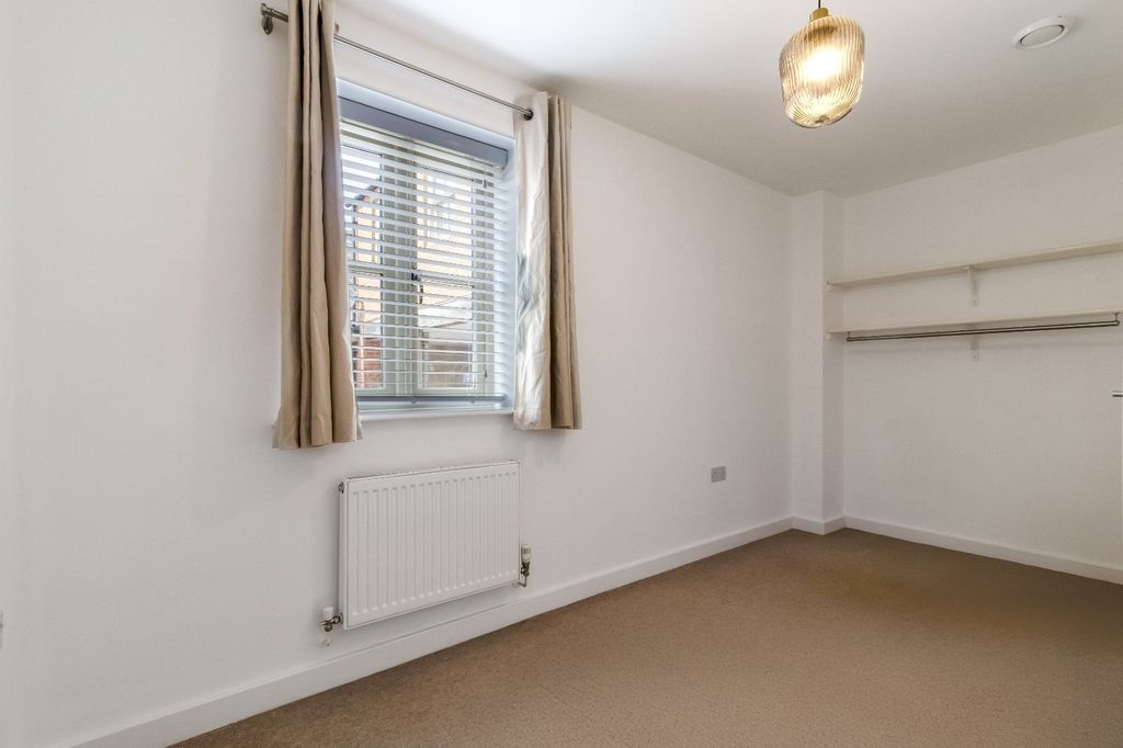 Property photo 3 of 6 Picture No. 24