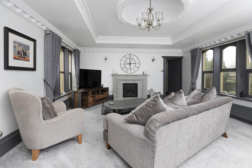 Property photo 3 of 51 Living Room