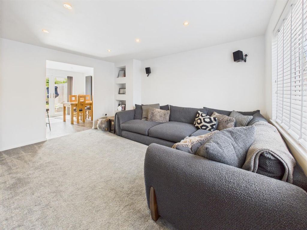 Property photo 3 of 24