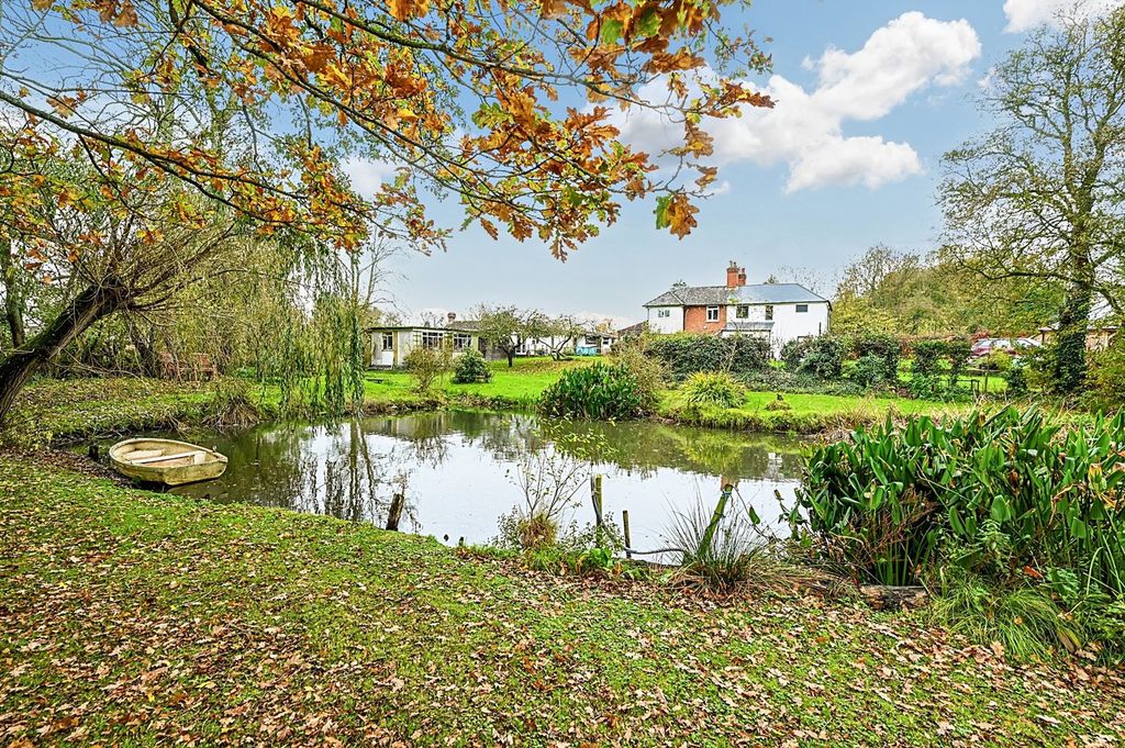 Property photo 2 of 27