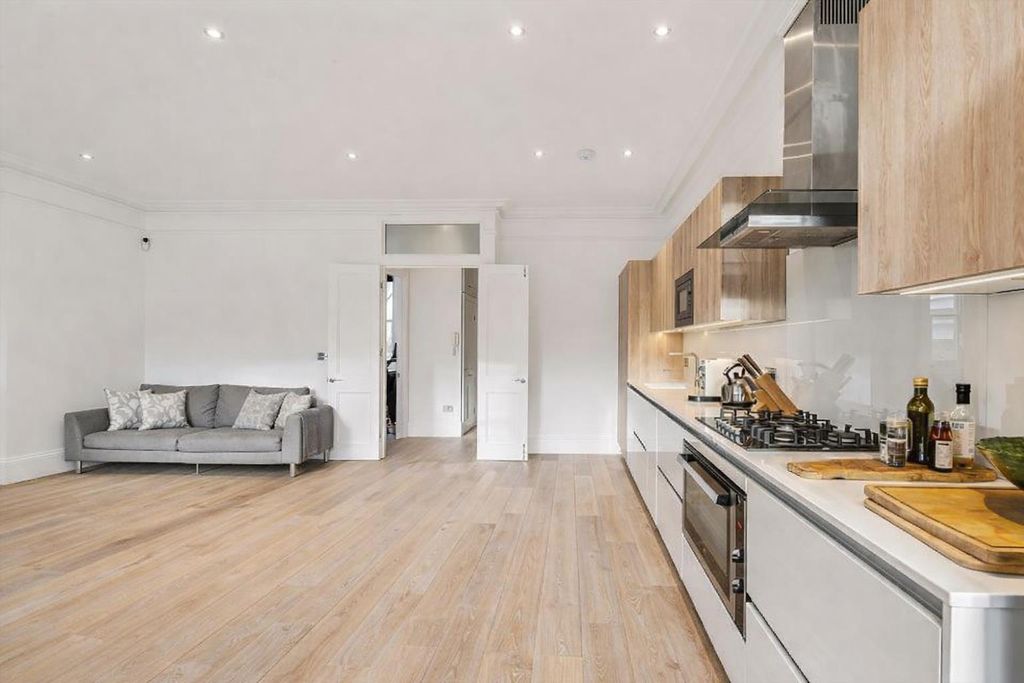 Property photo 2 of 5 02+.Png