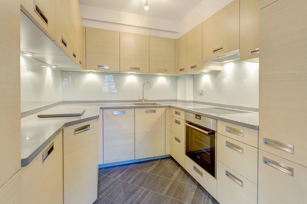 Property photo 3 of 9 Abbey Orchard Street