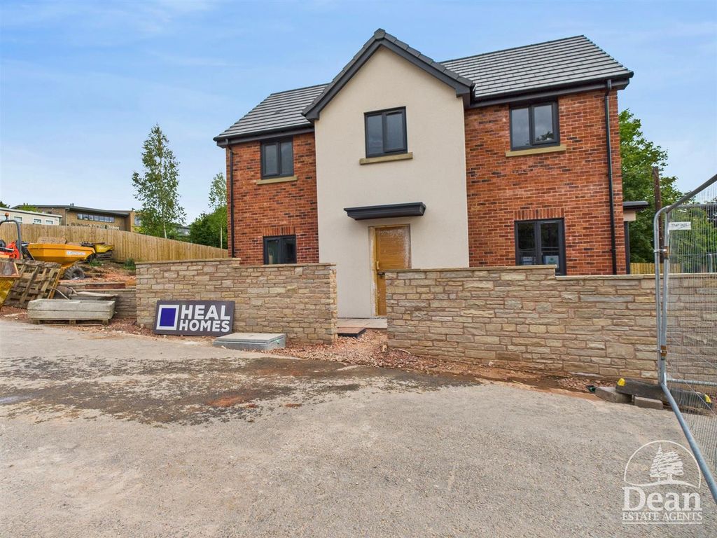 Property photo 1 of 8