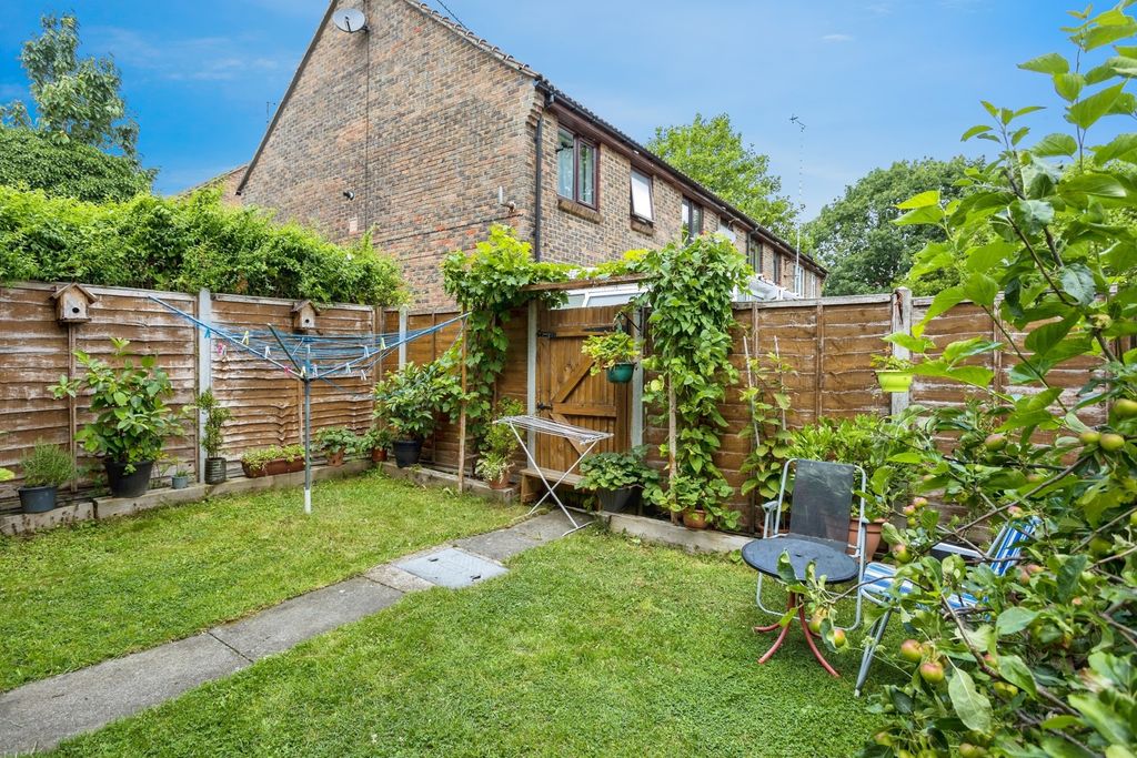 Property photo 2 of 17 Photo