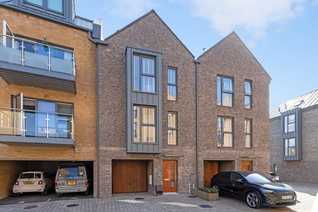 Property photo 1 of 18 4455452
