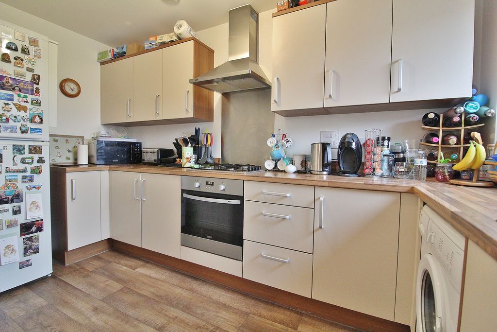 Property photo 3 of 11