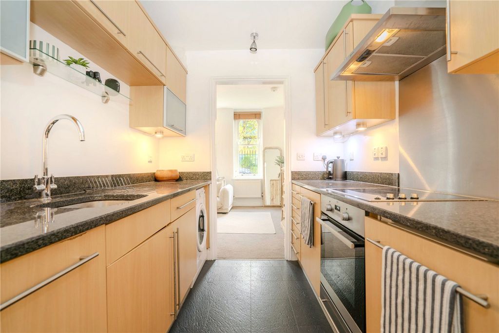 Property photo 3 of 12 Picture No. 18