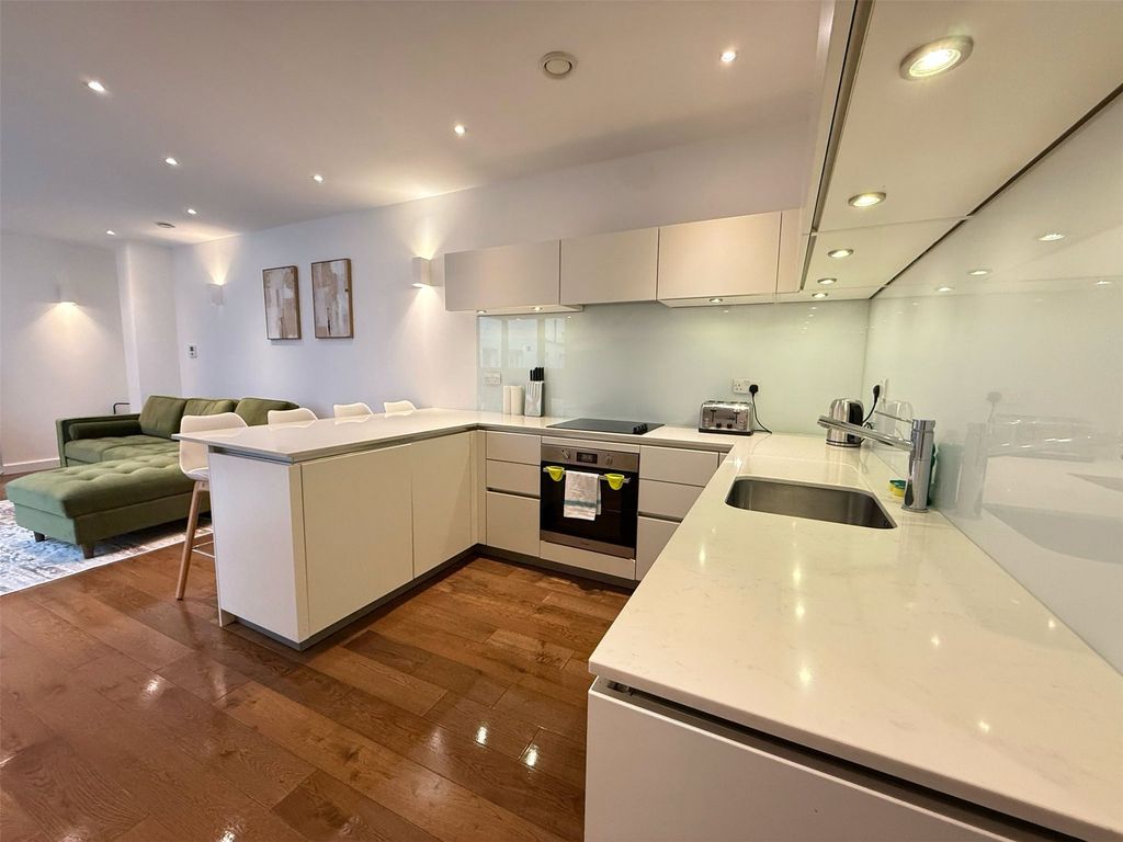 Property photo 3 of 11 Picture No. 15