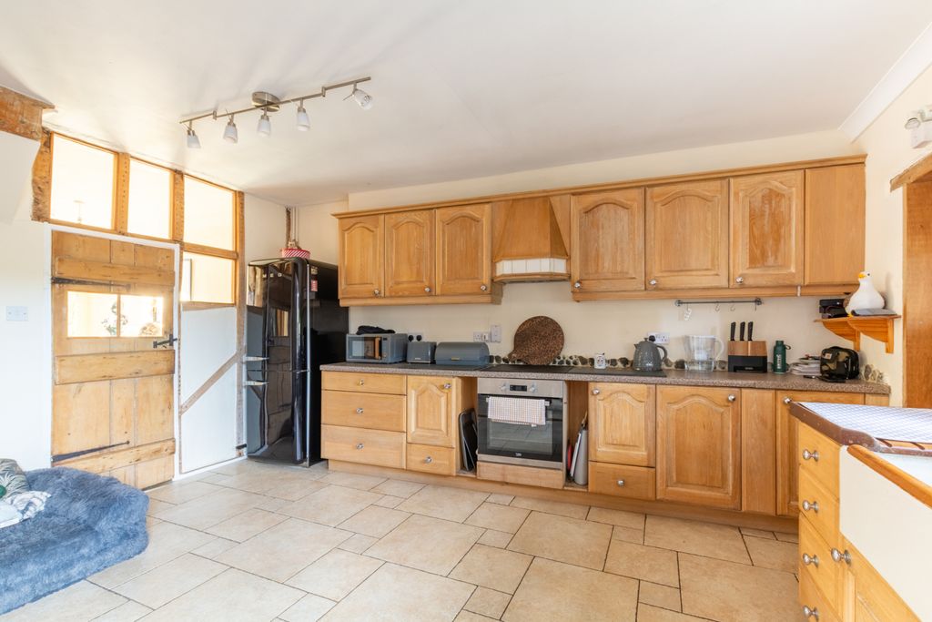 Property photo 2 of 18 Picture No. 38