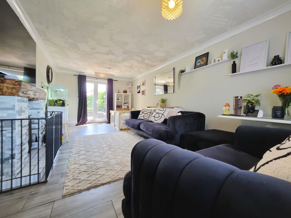 Property photo 3 of 33