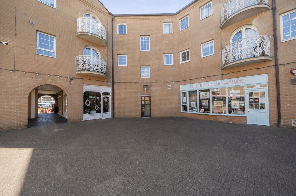 Property photo 1 of 14 1442108-20-69Dce8...