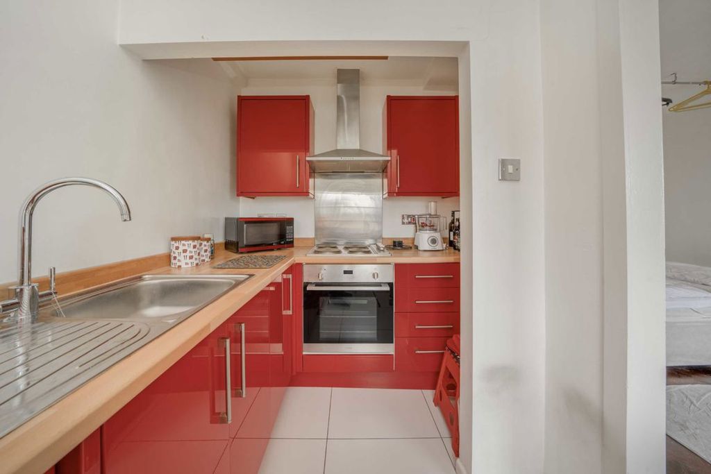Property photo 3 of 5