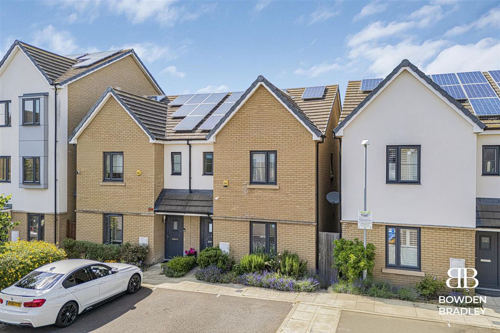 Property photo 1 of 18 Front