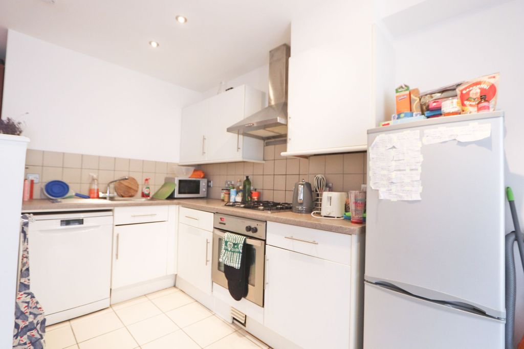 Property photo 2 of 8