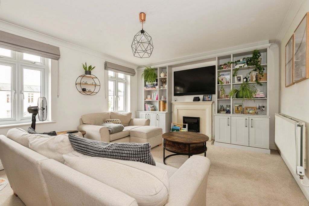 Property photo 1 of 14 Photo