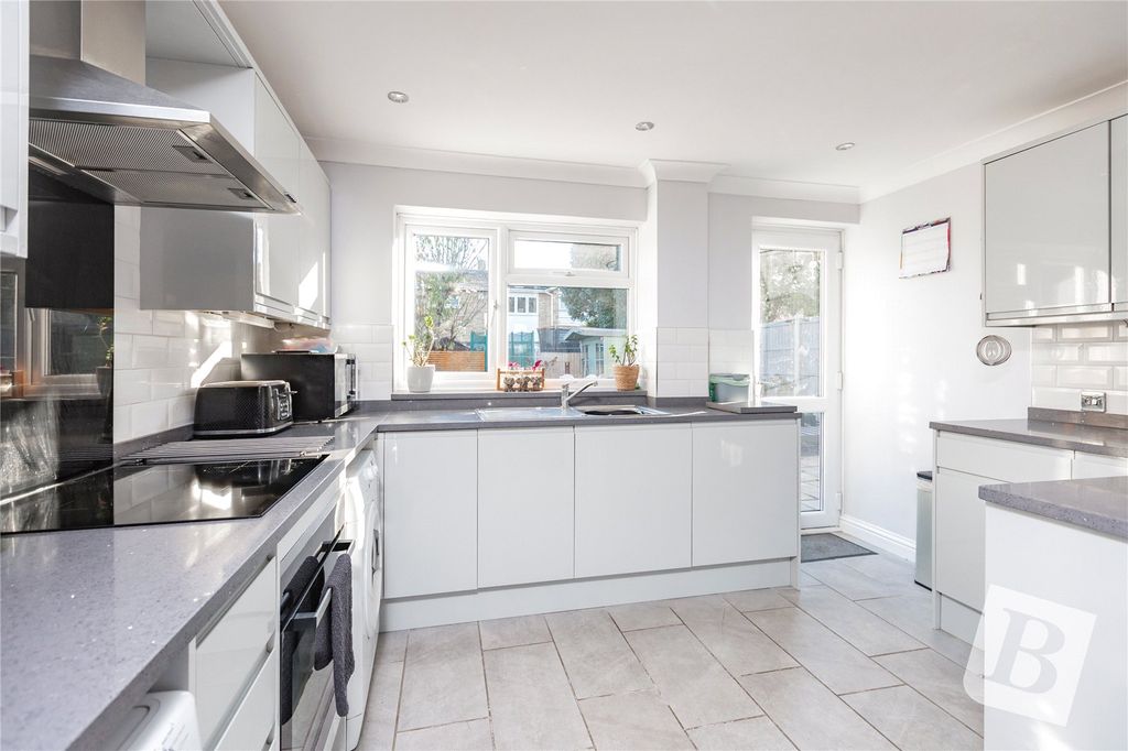 Property photo 2 of 14 Kitchen