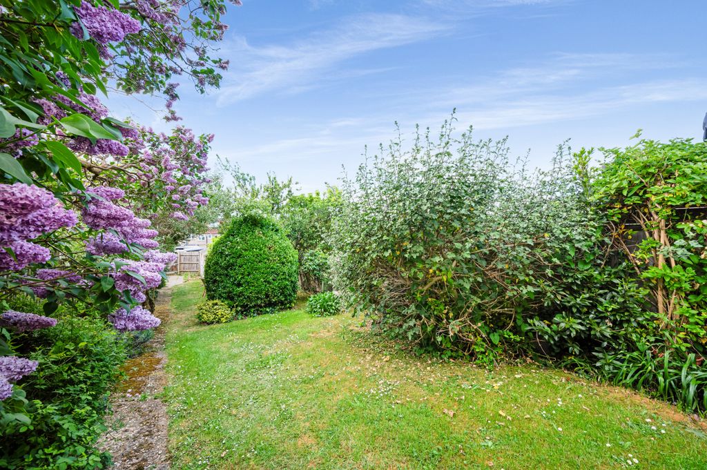 Property photo 3 of 32 Picture No. 23