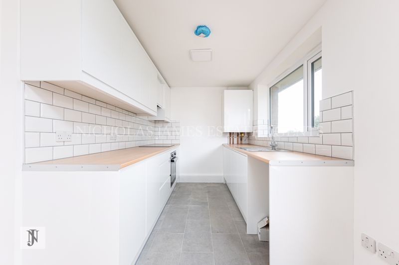 Property photo 3 of 12 Photo 1