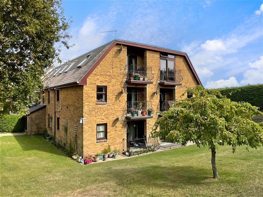 Property photo 3 of 14 Front Aspect