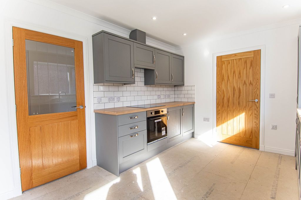 Property photo 3 of 14 Not Specified