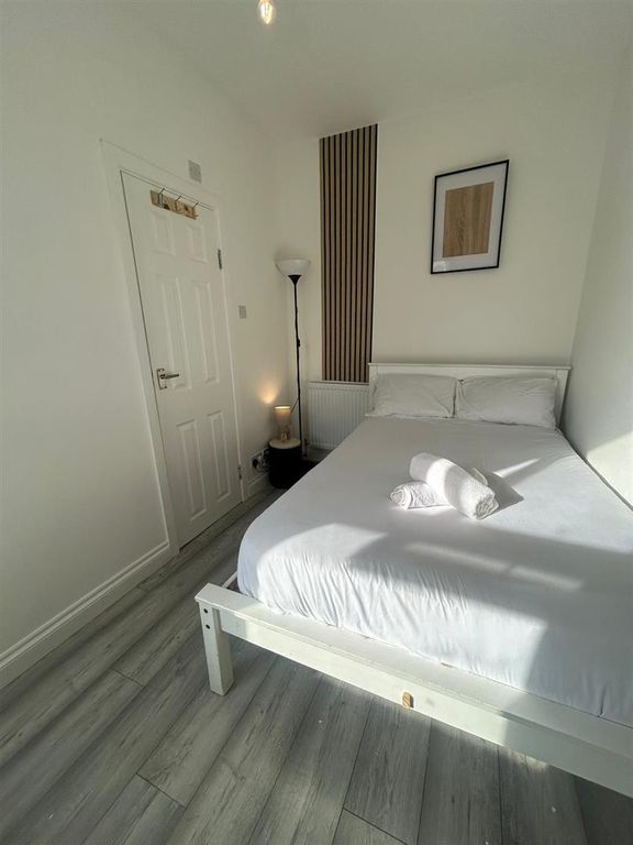 Property photo 1 of 4 Room 4 Bedroom.Jpg