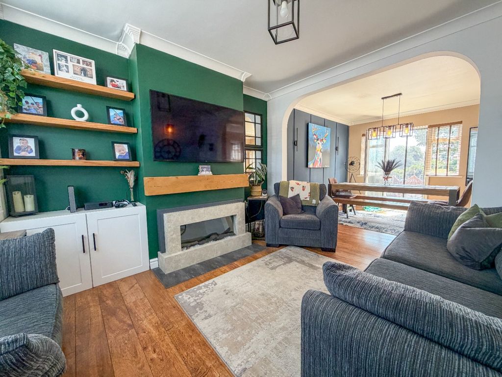 Property photo 2 of 16 4466564