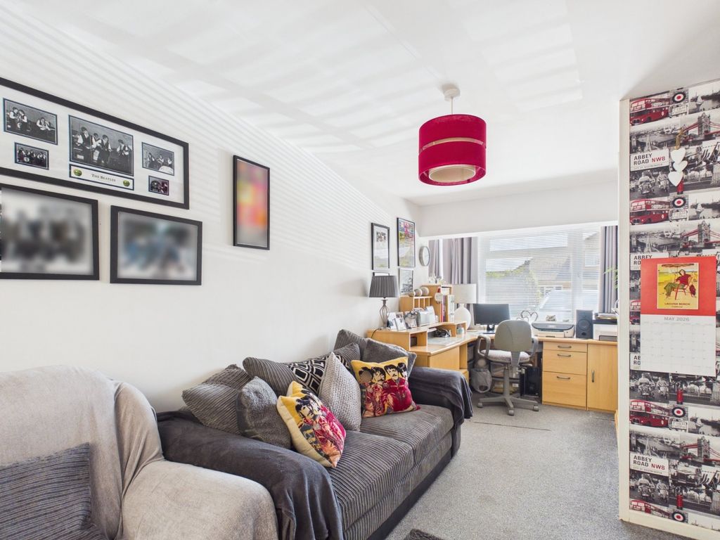 Property photo 3 of 16 Snug/Study