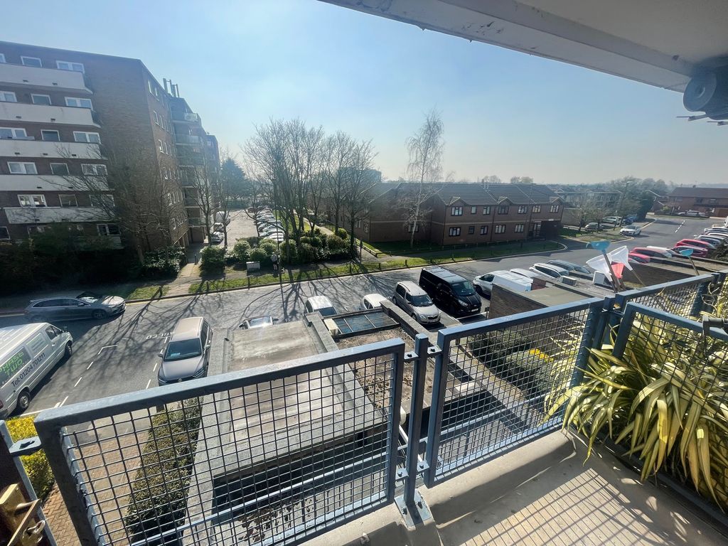 Property photo 3 of 8 Balcony