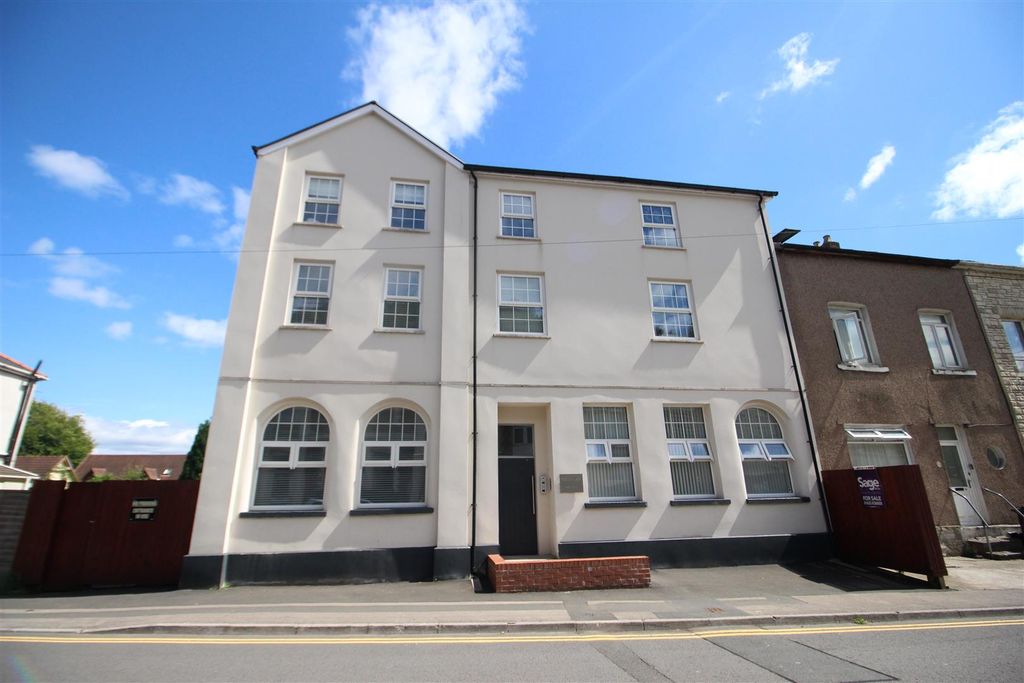 Property photo 1 of 10