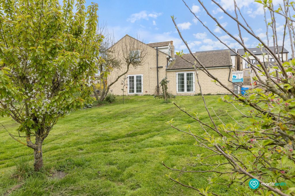 Property photo 2 of 30