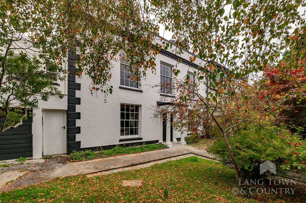 Property photo 1 of 41