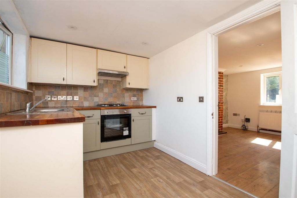 Property photo 2 of 12 16Abbey_1.Jpg