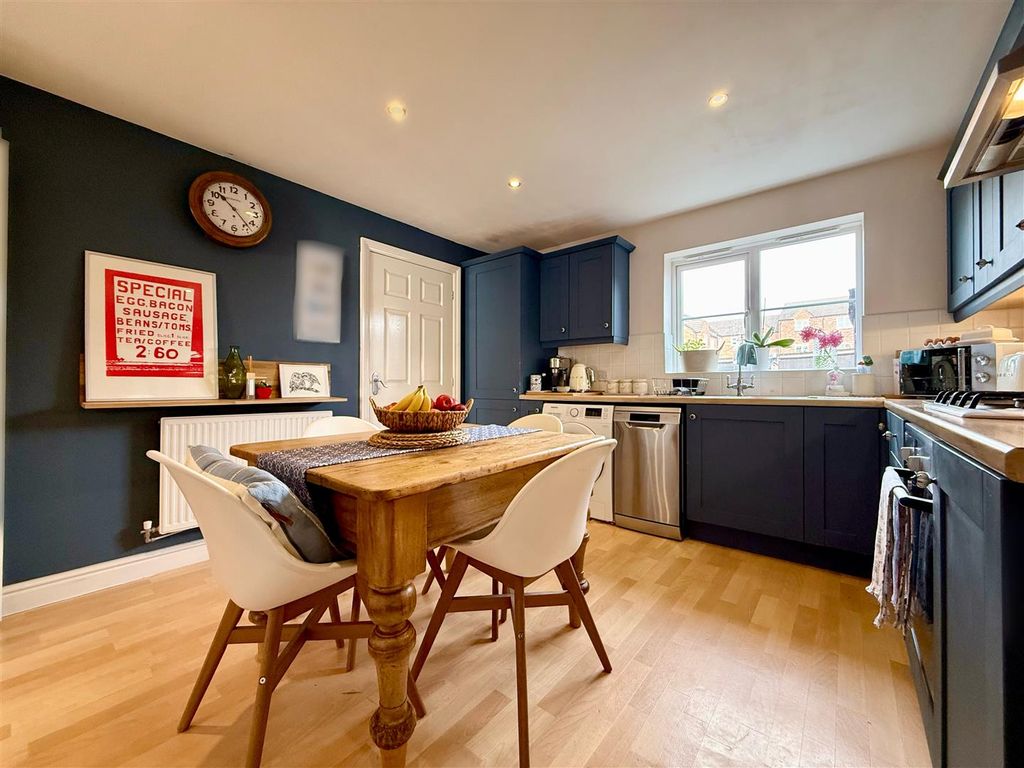 Property photo 2 of 22 2