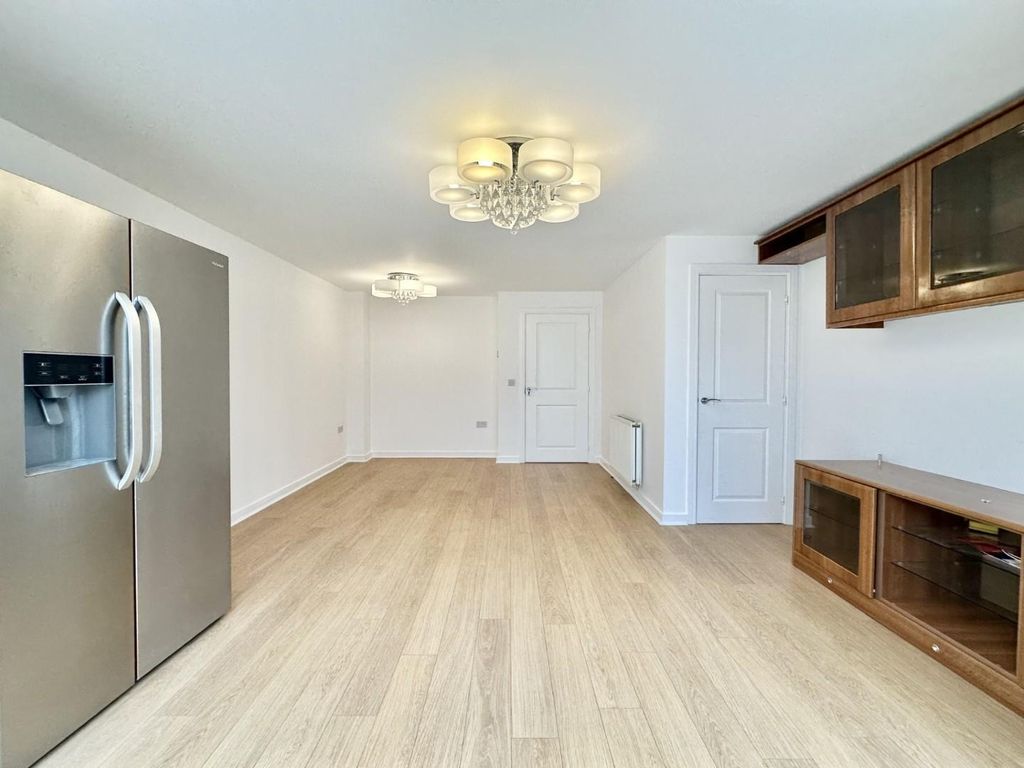 Property photo 3 of 17 215E98d7-6755-4577-A96d-30d76d4905c1.Jpg