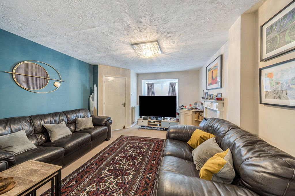 Property photo 2 of 20 1354424-7-68E79E9...
