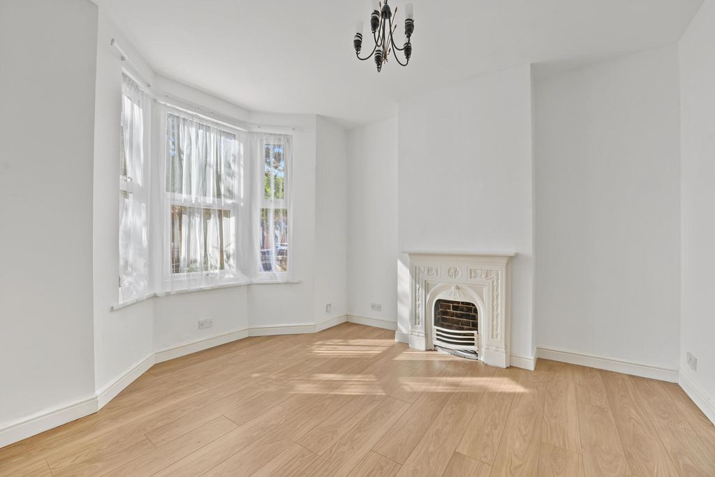 Property photo 2 of 22