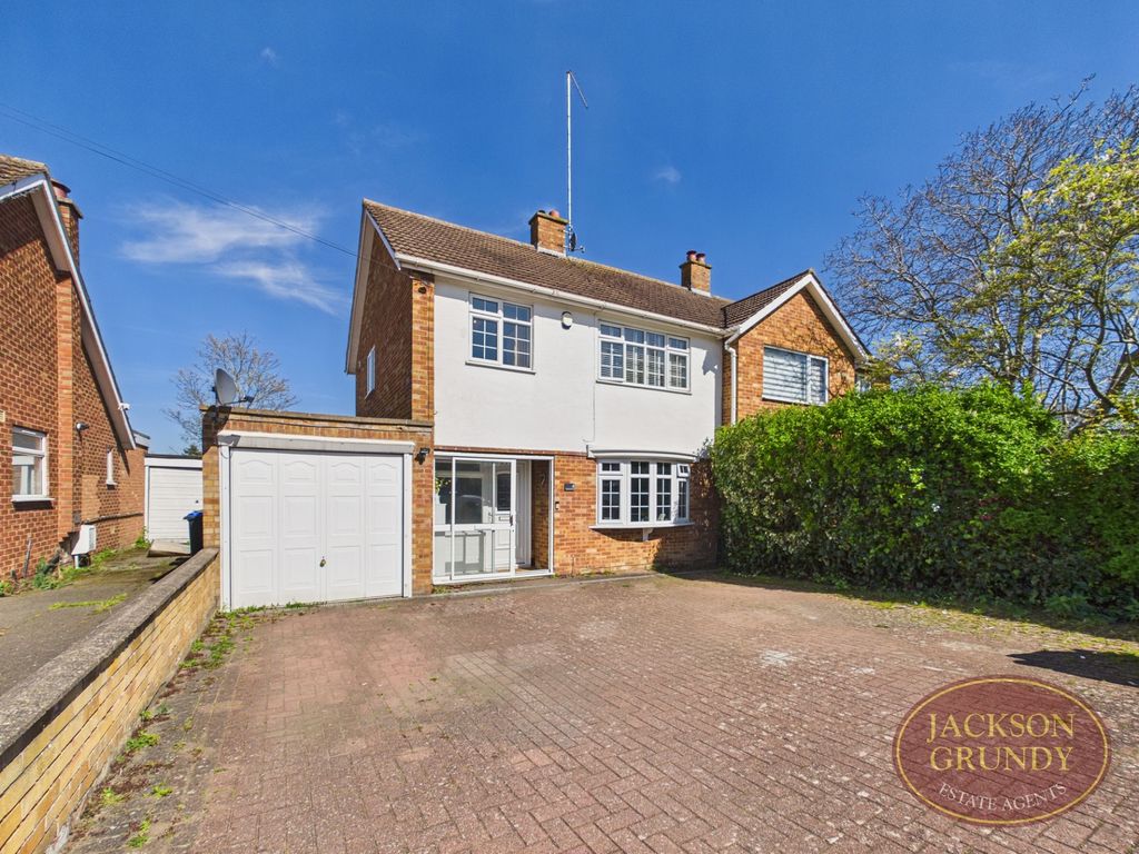 Property photo 1 of 14 Woodland Close