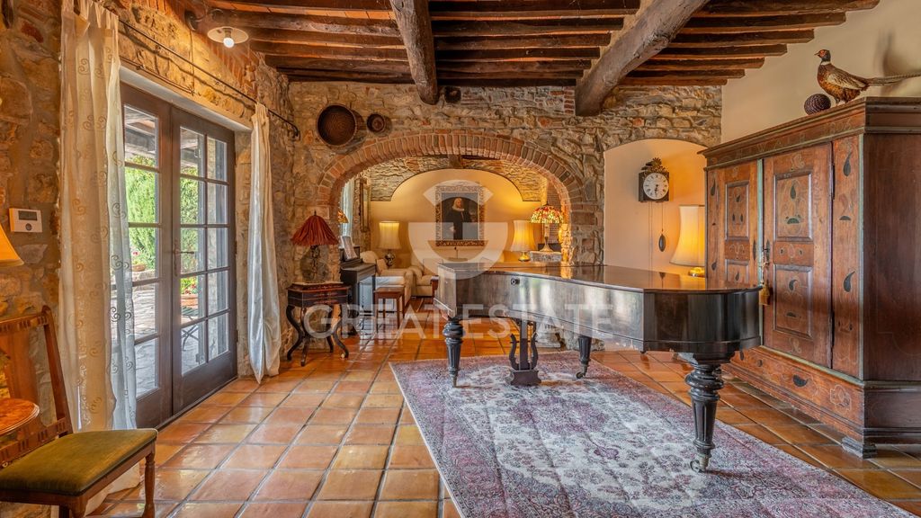 Property photo 2 of 41 Interiors