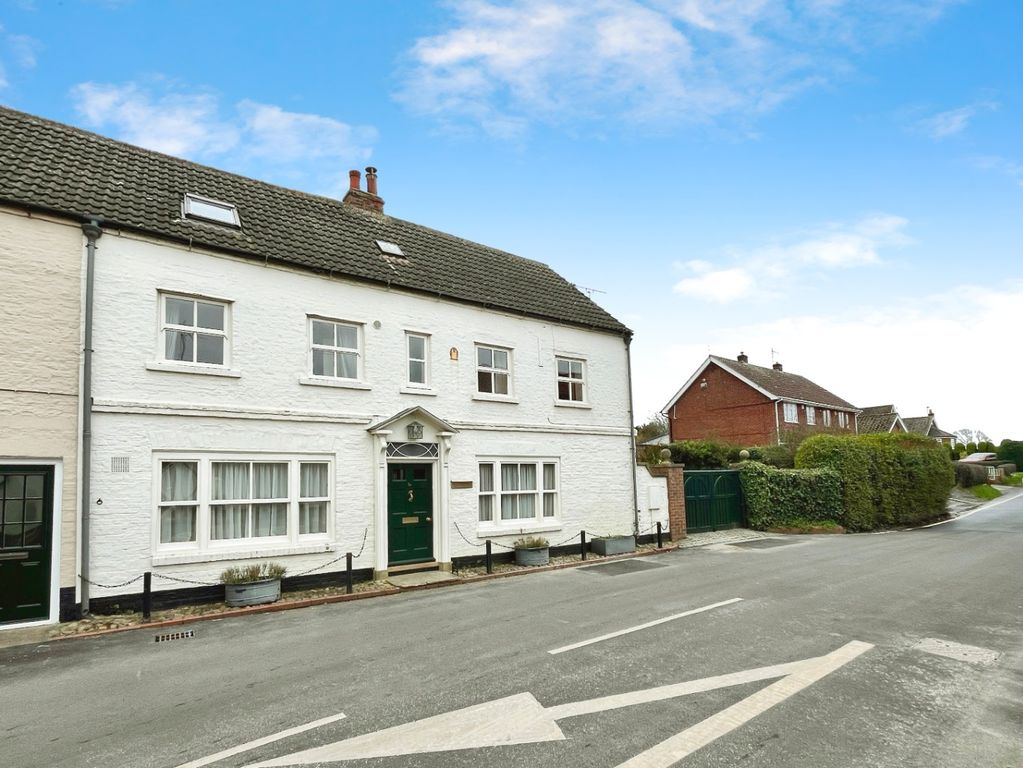 Property photo 1 of 41 3927713
