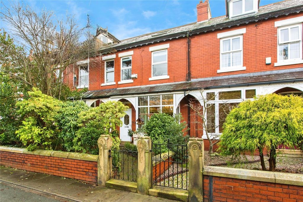 Property photo 1 of 22 Front