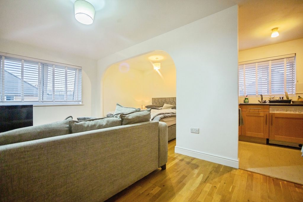 Property photo 3 of 16 Photo