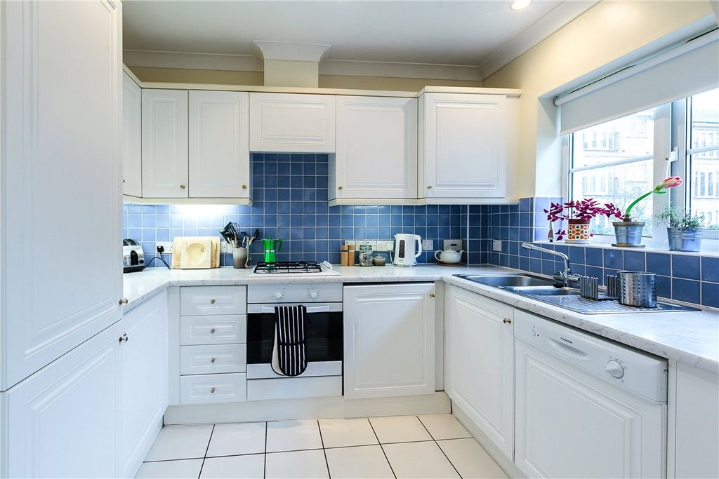 Property photo 2 of 9 Picture No. 11