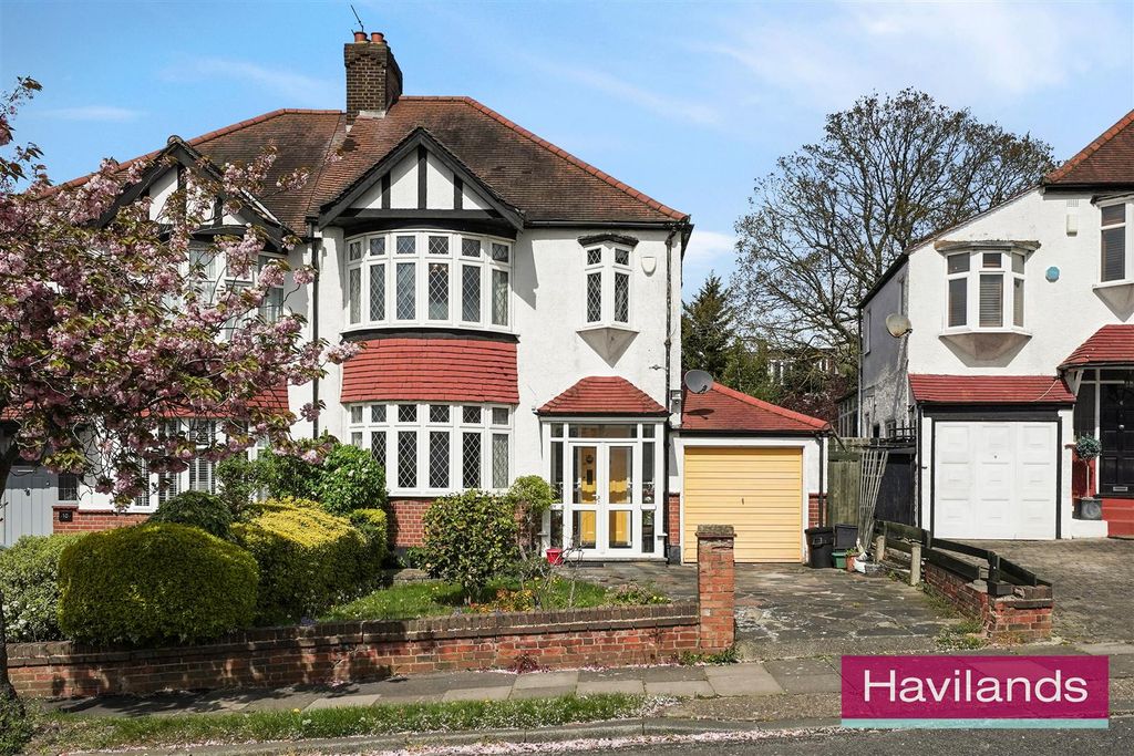 Property photo 1 of 12 Oakwood Crescent-12.Jpg