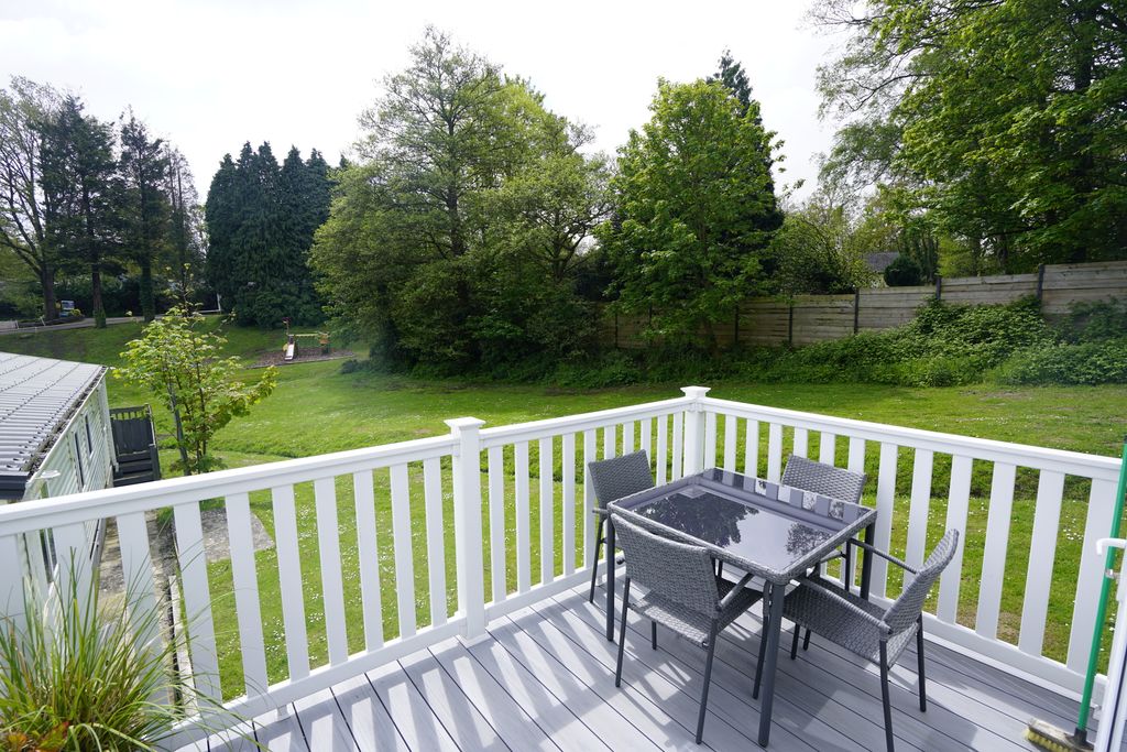 Property photo 2 of 24