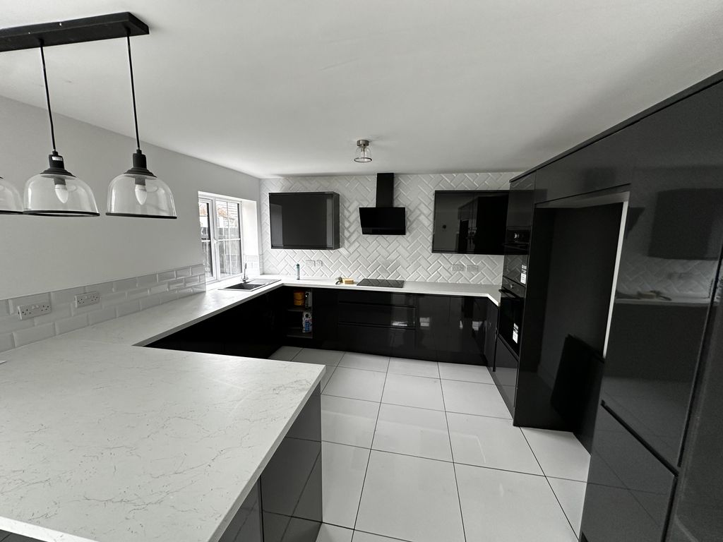 Property photo 2 of 24 12A Meadowcroft-13.Jpg